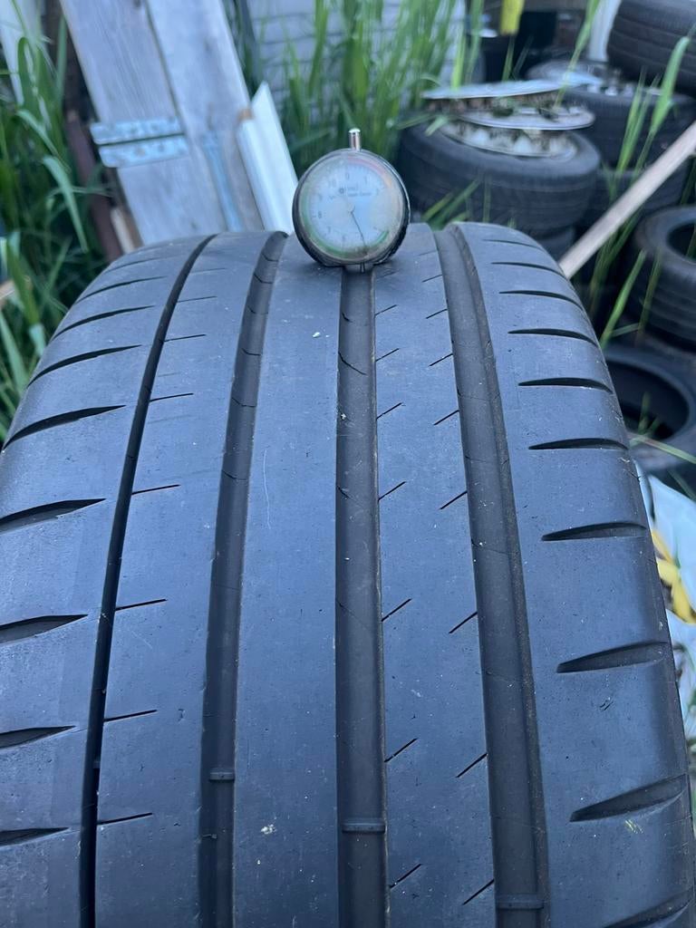 235 35 20 michelin banden Tesla Model Y 5mm, Auto-onderdelen, Banden en Velgen, Banden en Velgen, Ophalen of Verzenden, 235 mm