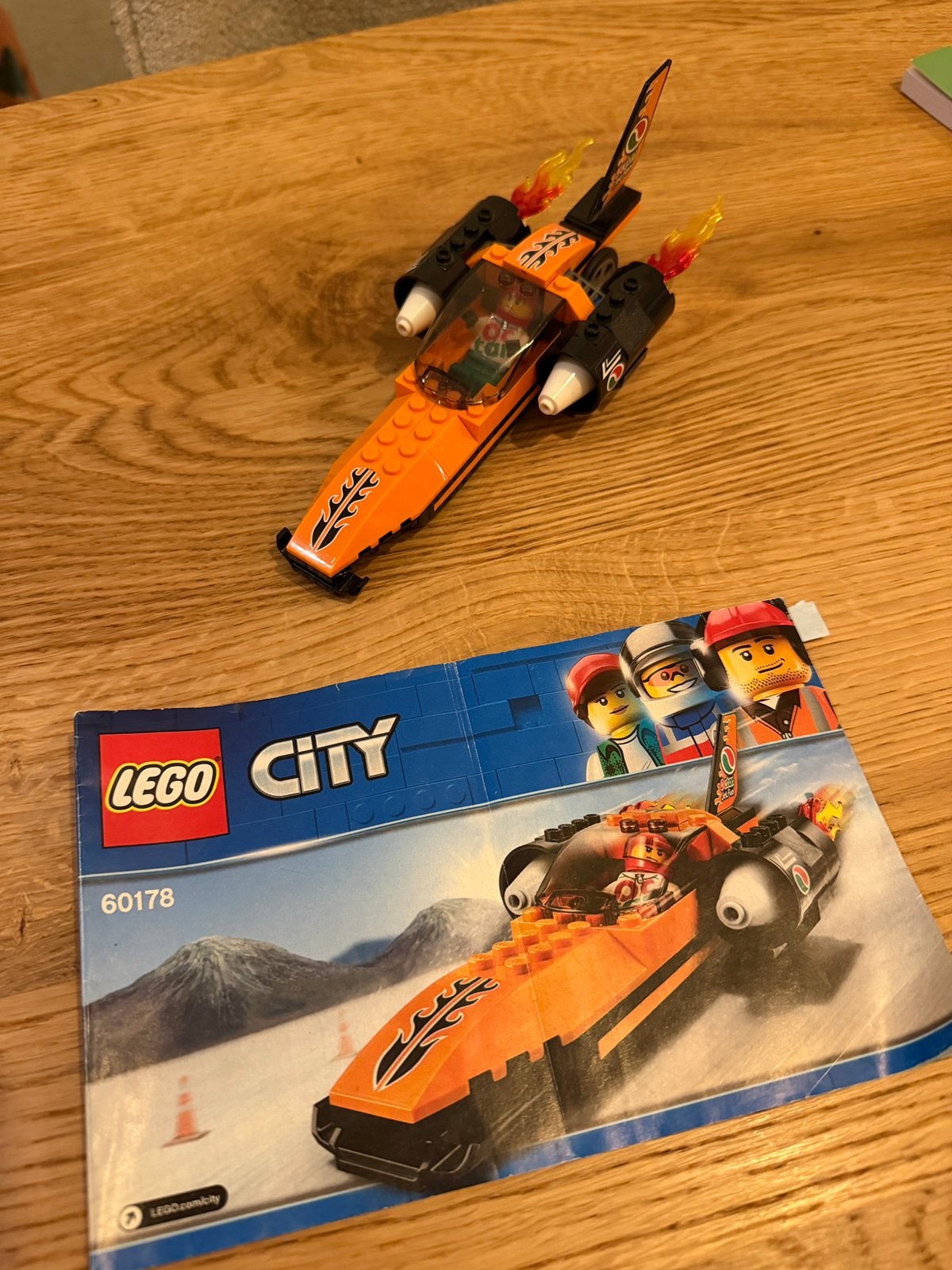 Lego city set 60178 Snelheidsrecordauto