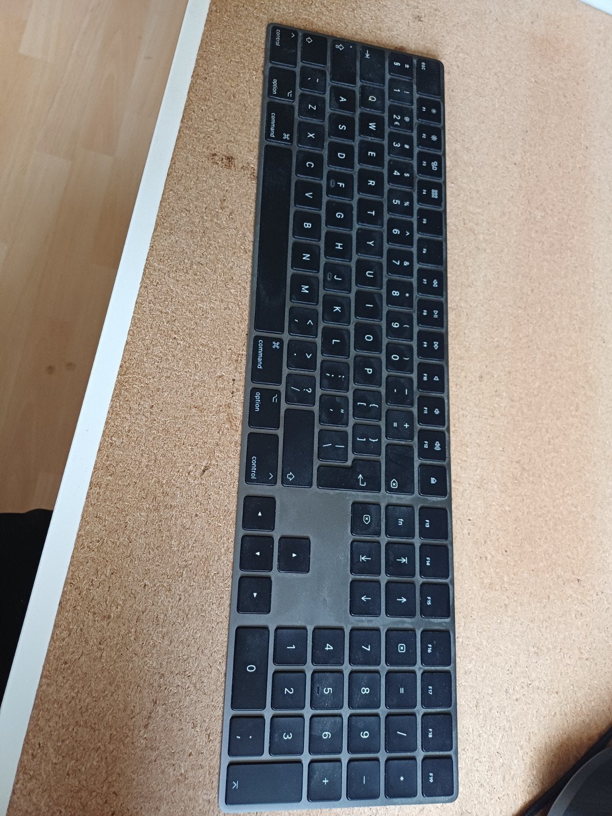 Apple Magic Keyboard met numeriek toetsenblok - Qwerty, Computers en Software, Toetsenborden, Gebruikt, Oplaadbaar, Ophalen of Verzenden