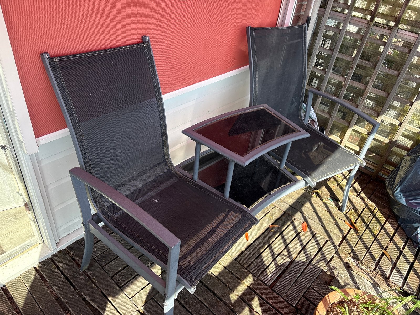 Twee tuinstoelen met bijzettafel, Ophalen, Gebruikt, Metaal