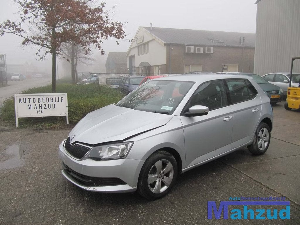 SKODA FABIA 3 NJ3 INTERIEUR 5 DEURS GRIJS ZWART WIT, Skoda, Skoda Auto a.s., Gebruikt, Infoline@skoda-auto.cz