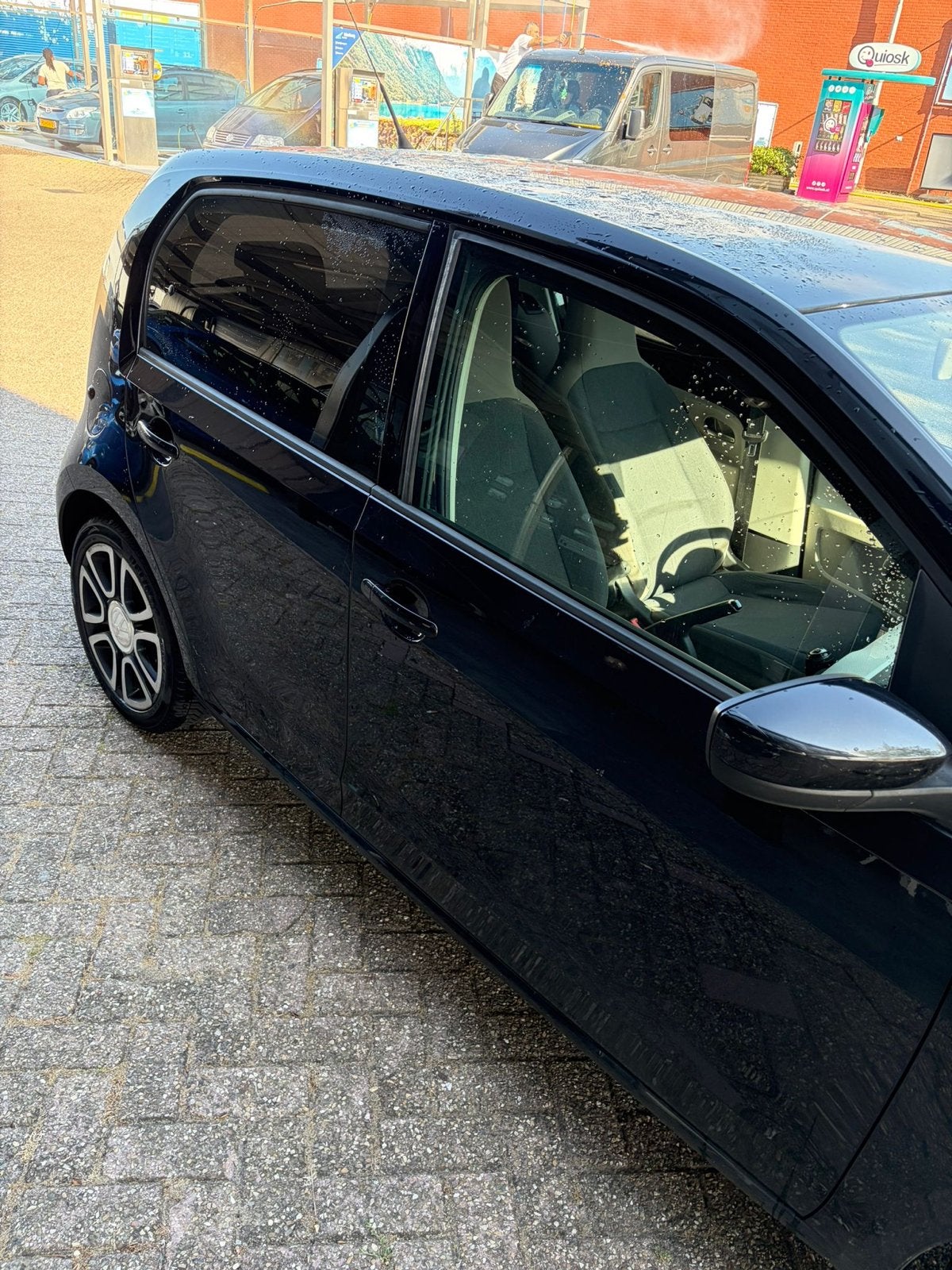 Volkswagen up! Bluemotion 1.0 44KW 2012 Zwart, Voorwielaandrijving, Stof, 840 kg, 4 stoelen