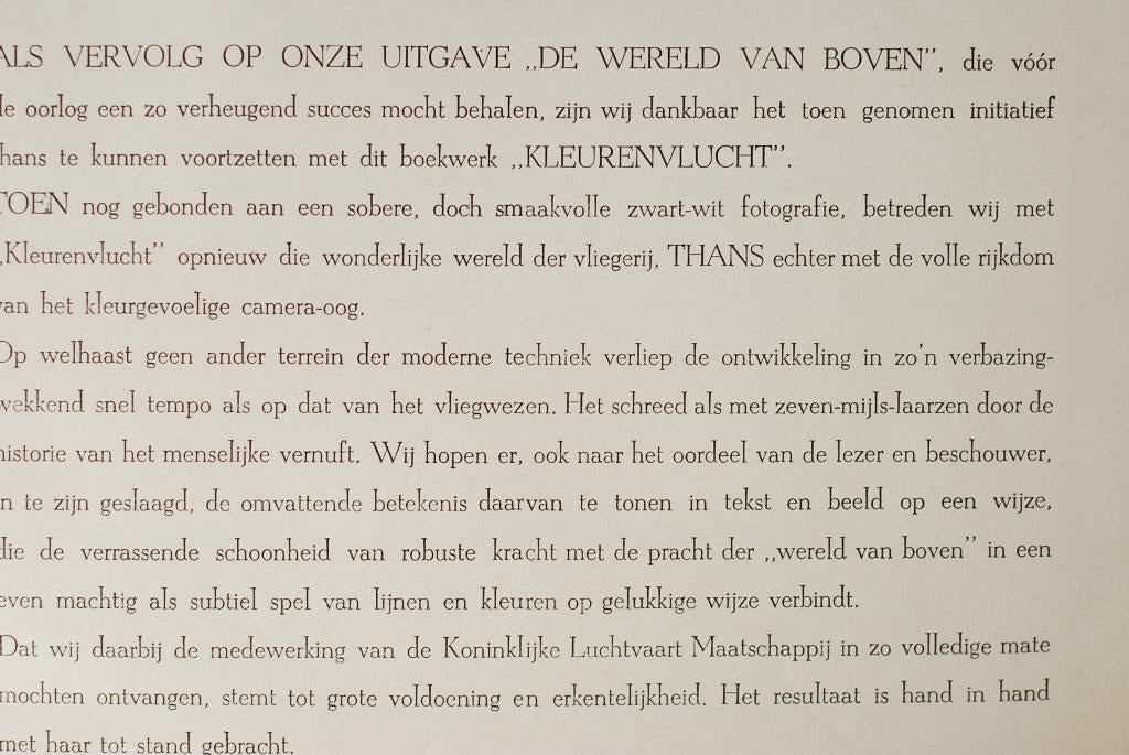 Kleurenvlucht - Douwe Egberts (1948), Boeken, Prentenboeken en Plaatjesalbums, Verzenden, Gelezen