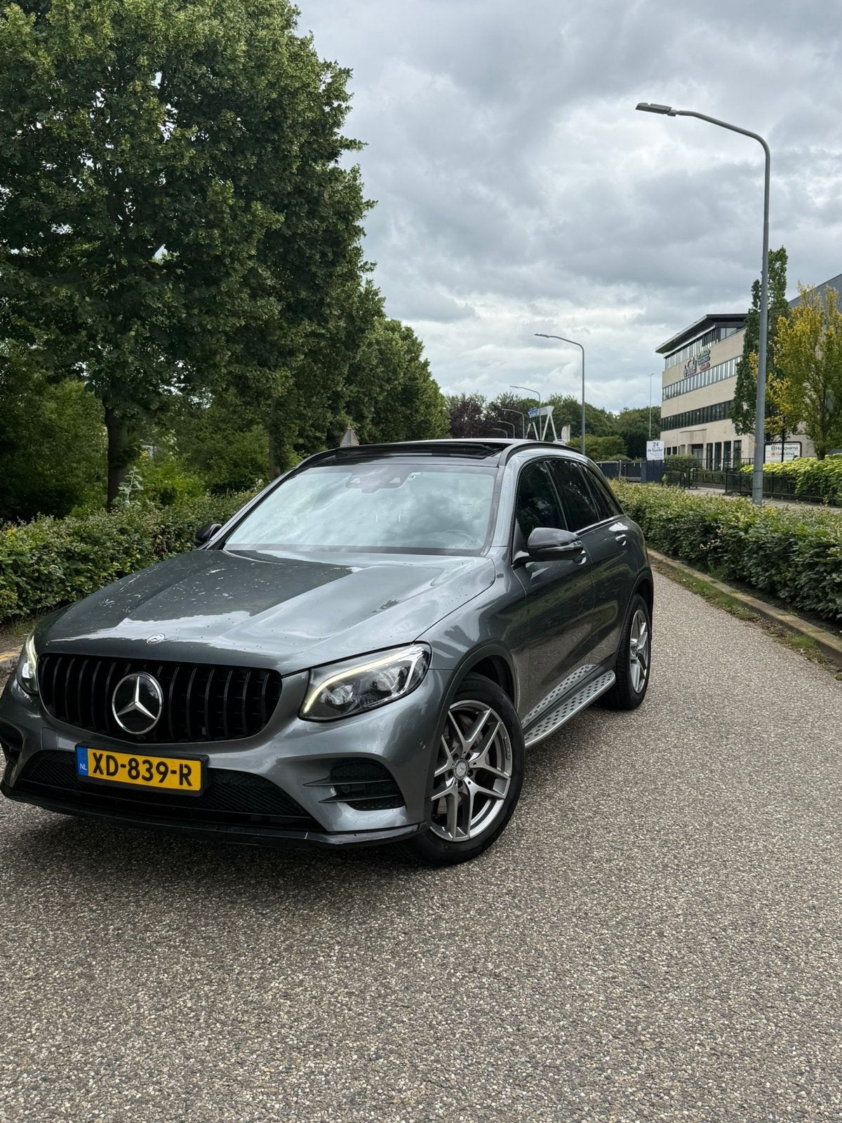 Mercedes-Benz GLC 220d 4MATIC AMG Line Automaat | Panorama, Auto's, Automaat, 2500 kg, GLC, Diesel