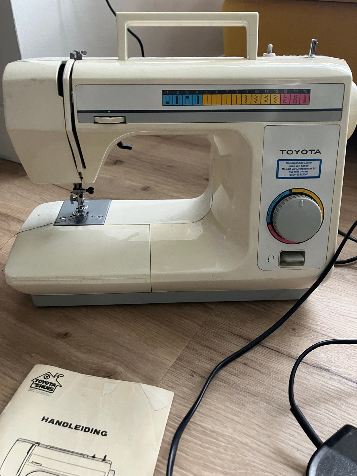 Toyota Naaimachine Model 4070 Serie met handleiding, Ophalen, Gebruikt, Naaimachine, Overige merken