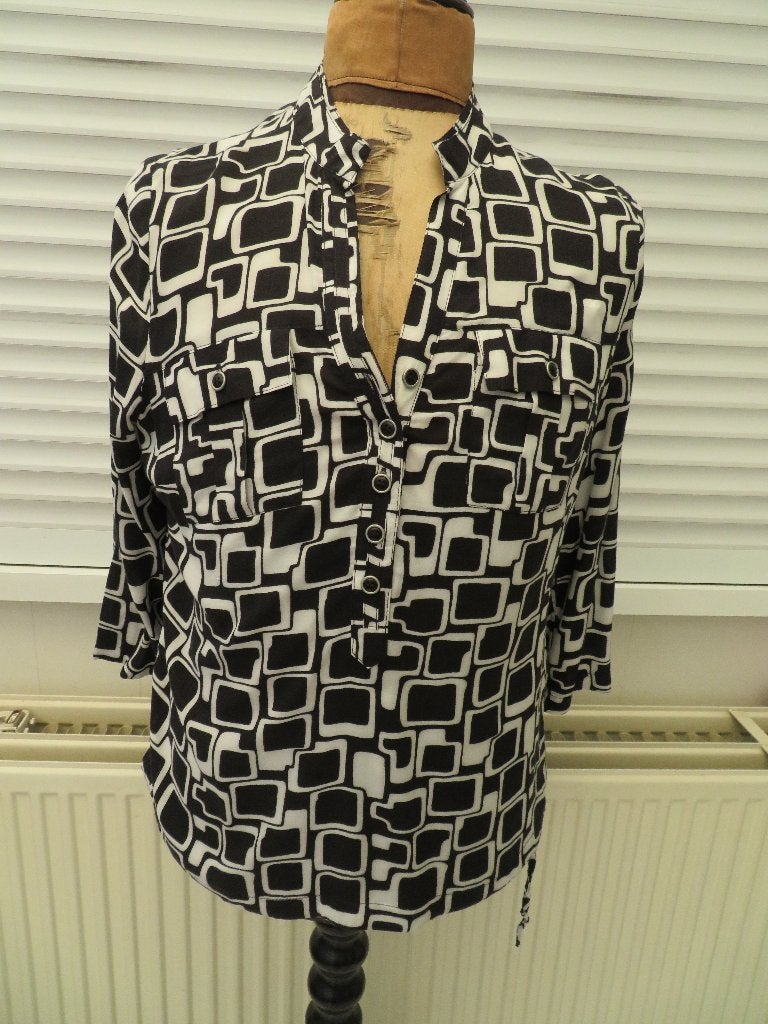 Dames blouse nieuw Laura di Sarpi maat 40 zwart., Maat 38/40 (M), Zwart, Nieuw, Ophalen of Verzenden
