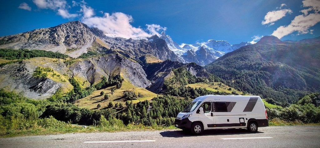 Tot50 % korting? lange camper vakantie in de winter periode!, Bedrijf, Half-integraal, Dethleffs