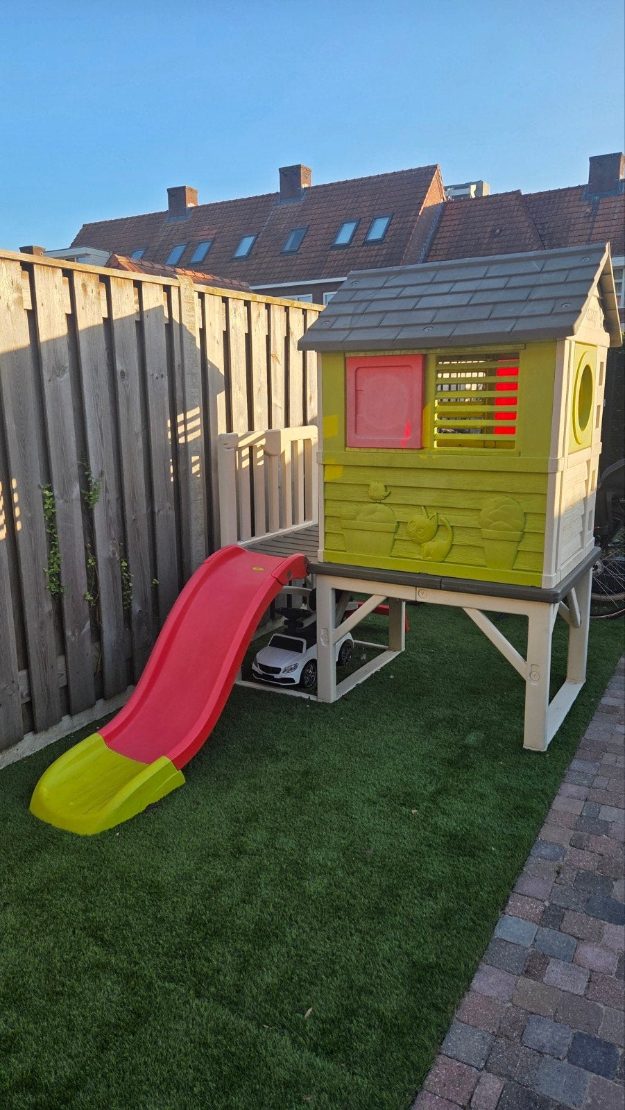 Smoby speelhuisje met glijbaan, Ophalen, Gebruikt, Kunststof