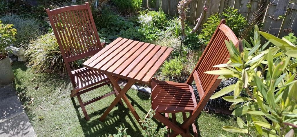 Mooie bistro tuinset tafel met stoelen kussens., Ophalen, Zo goed als nieuw, Vierkant, Teakhout