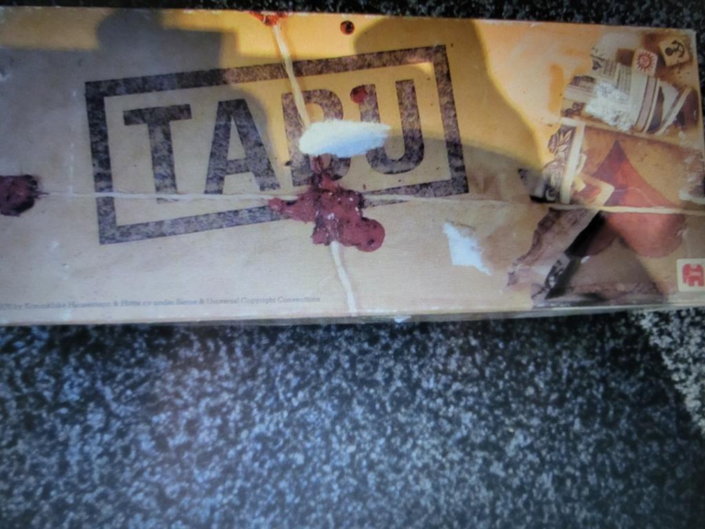 Tabu Bordspel - Klassiek Raadspel, Vijf spelers of meer, Ophalen of Verzenden, Gebruikt, Hasbro