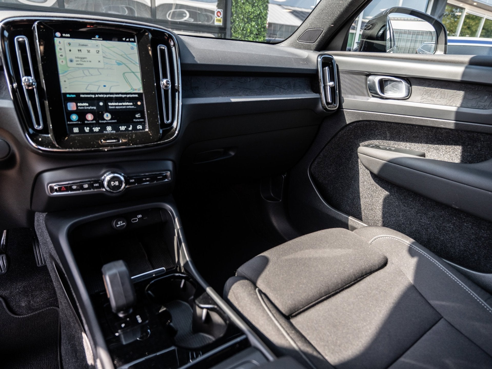 Volvo XC40 Single Motor Plus 69 kWh | SOH 95% | Carplay | Ca, Automaat, 238 pk, Achterwielaandrijving, Met garantie (alle)