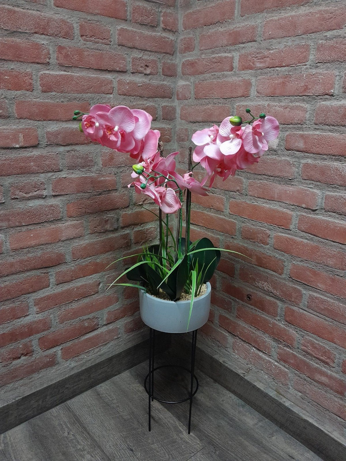 kunstbloemen met pot en standaard, Ophalen of Verzenden, Zo goed als nieuw, Kunstbloem, 90 cm