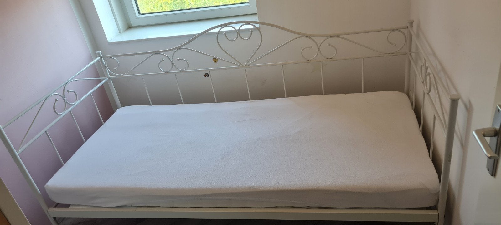 Prinsessenbed 90x200 - Wit metalen bed met hartjes, Gebruikt, 90 cm, Eenpersoons, Wit