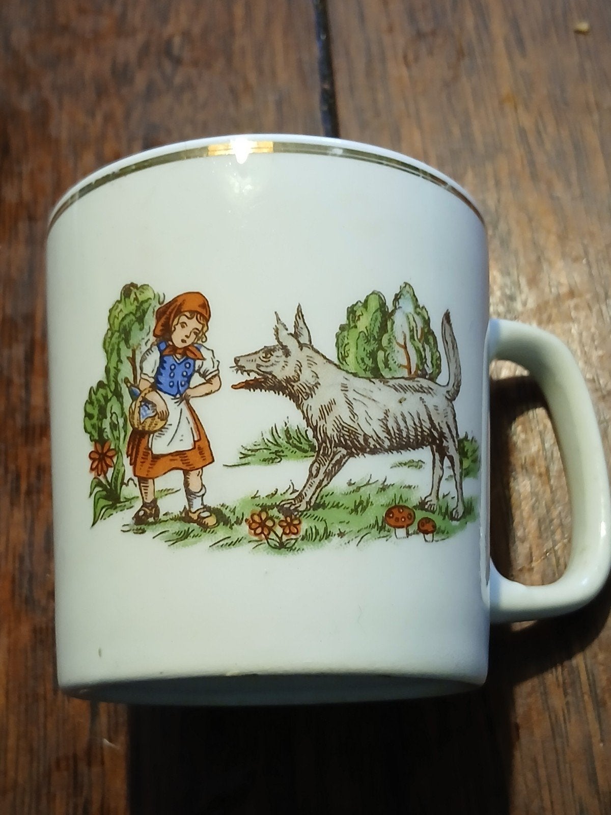 kinderservies mok en beker, Ophalen of Verzenden, Aardewerk, Overige stijlen, Kop(pen) en/of Schotel(s)