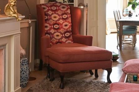 Wingchair met mahonie houten poten, Ophalen, 100 tot 125 cm, Zo goed als nieuw, 75 tot 100 cm