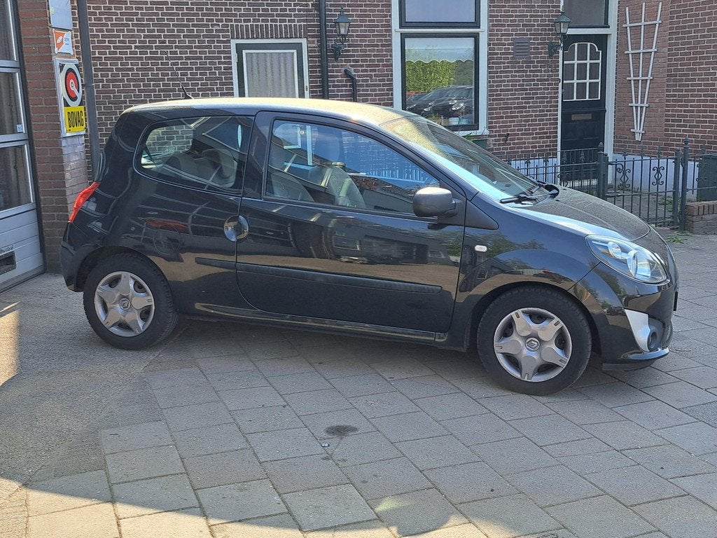Renault Twingo 1.2-16V Authentique (bj 2010), Auto's, Renault, 839 kg, Gebruikt, Zwart, 4 cilinders