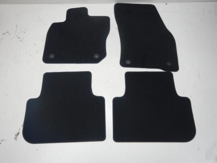VW Tiguan 571 Mattenset Compleet, Ophalen of Verzenden, Gebruikt