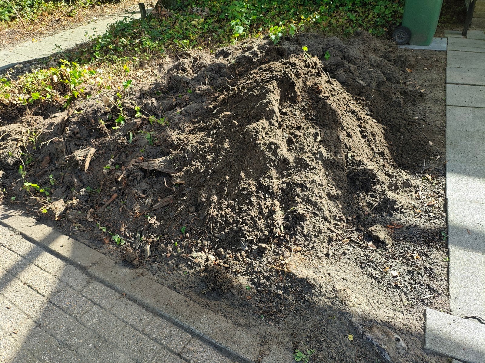 Gratis Ophoogzand/Tuinaarde/zwarte grond af te halen, Tuin en Terras, Ophalen, Gebruikt, Ophoogzand