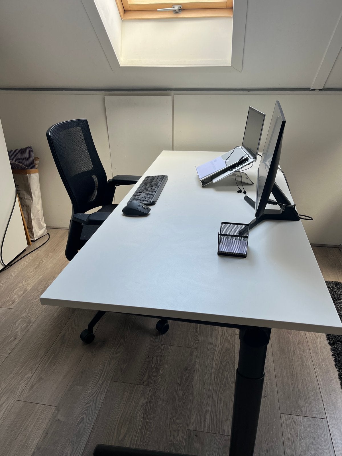 Ahrend 500 bureau 180  80 cm – wit – hoogte verstelbaar, Ophalen, In hoogte verstelbaar, Zo goed als nieuw