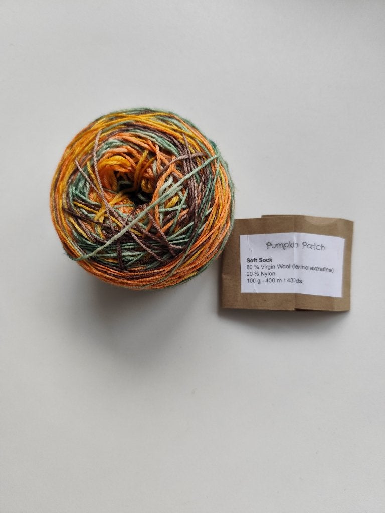T.k. zelfstrepend handgeverfd merino sokkengaren Pumpkin, Ophalen of Verzenden, Nieuw, Breien of Haken, Wol of Garen