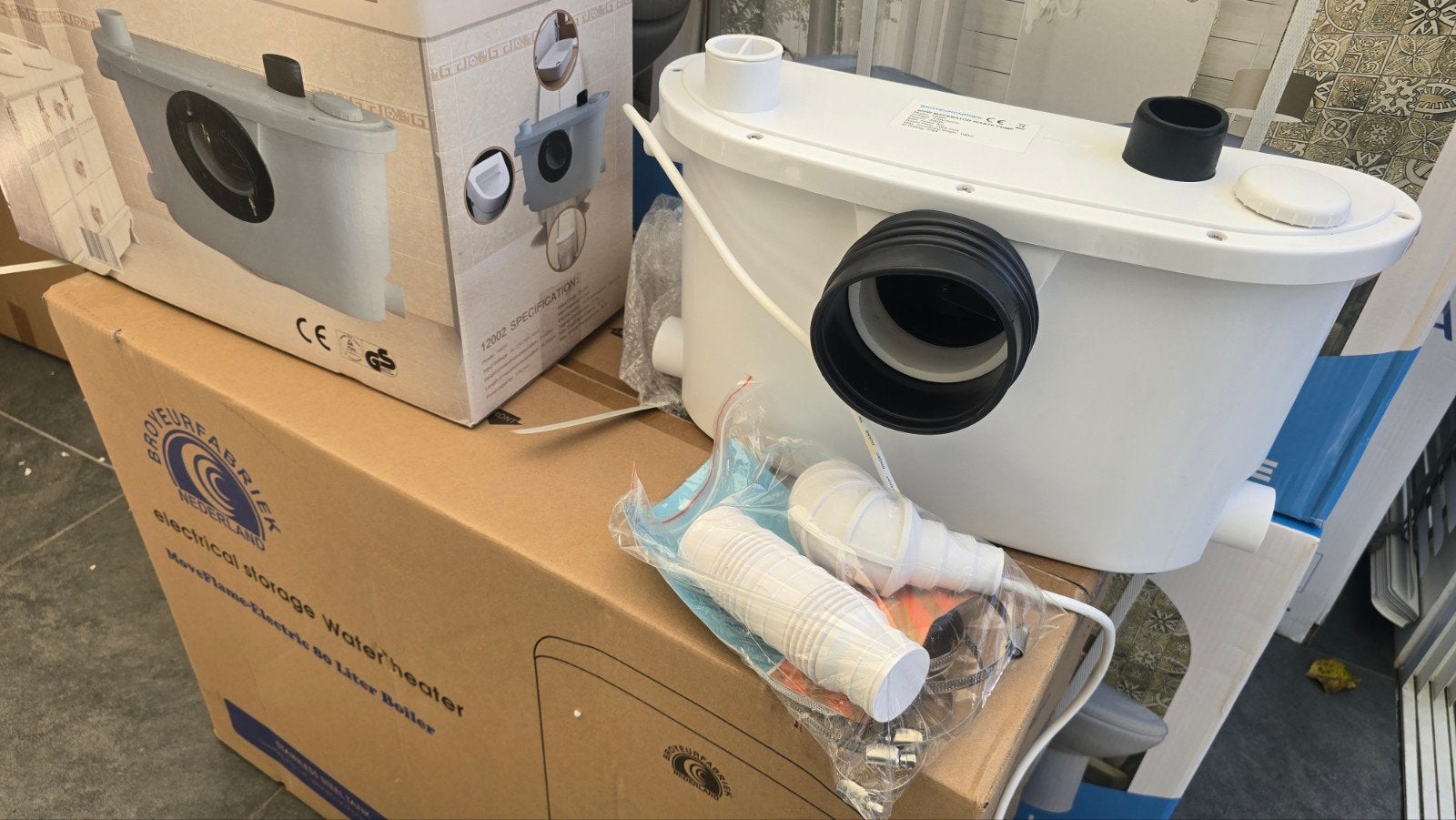 broyeur pomp NIEUW in doos sanibroyeur vermaler, Ophalen of Verzenden, Nieuw, Toilet