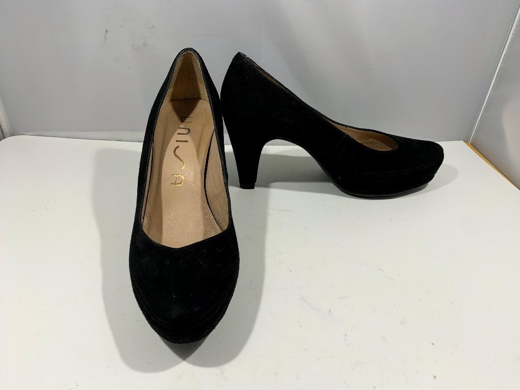 maat 39, Unisa, zwart suède schoenen met ronde neus, Kleding | Dames, Verzenden, Zwart, Zo goed als nieuw, Schoenen met hoge hakken