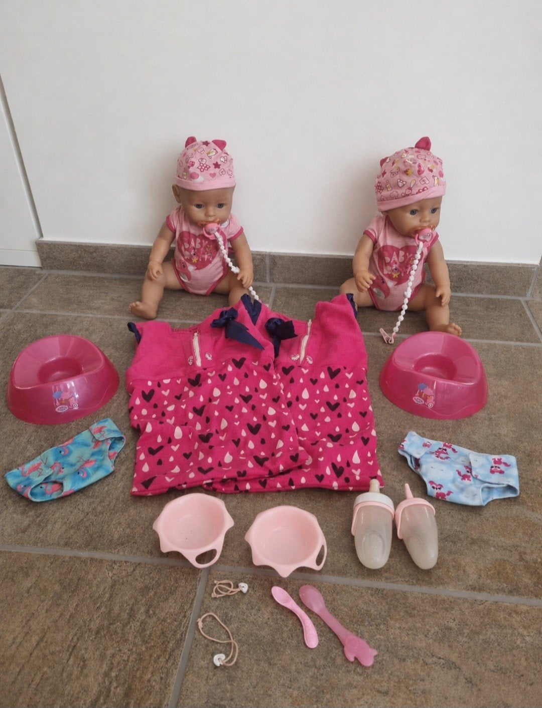 2 Baby Born poppen met accessoires, Ophalen of Verzenden, Zo goed als nieuw, Babypop