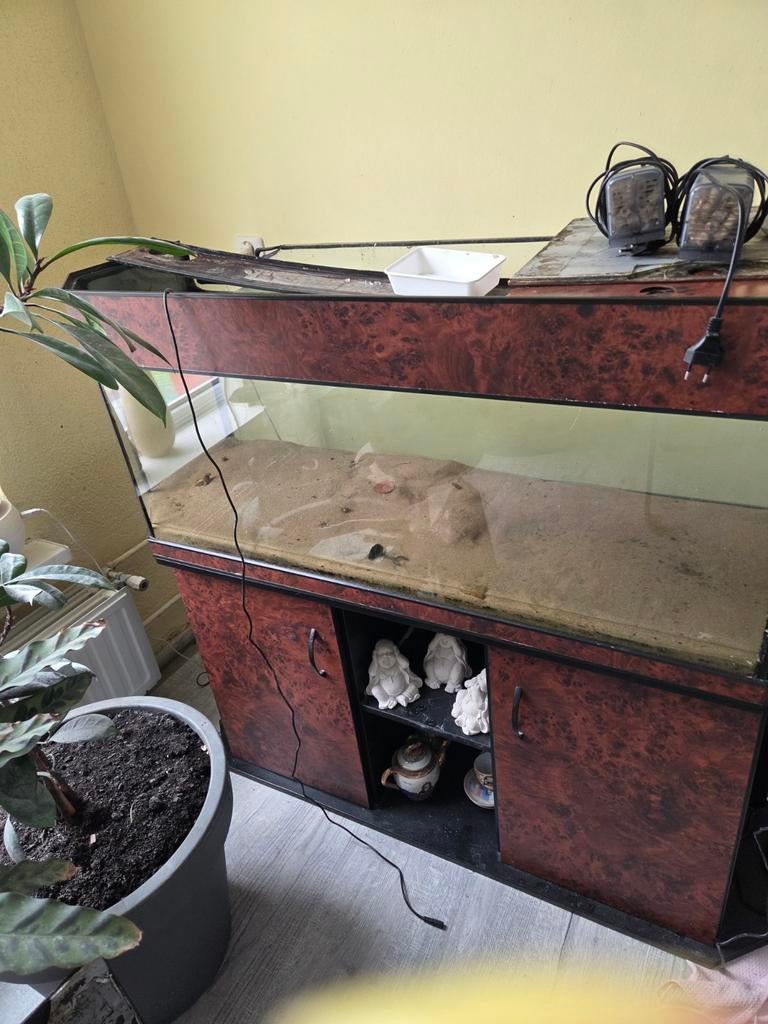 Aquarium  met kast en buiten pomp, Ophalen, Leeg aquarium