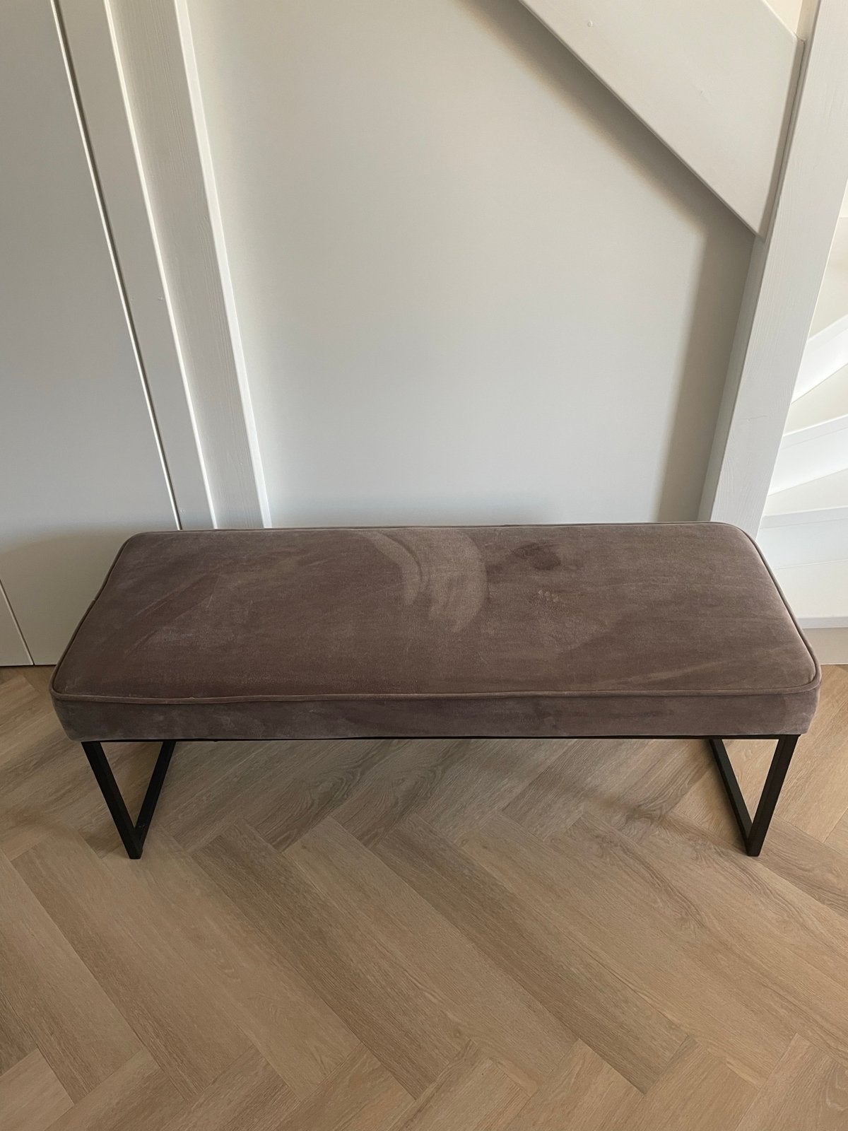Bankje Pien Karwei fluwelen bankje met metalen onderstel, Ophalen, Gebruikt, 50 tot 75 cm, 100 tot 125 cm