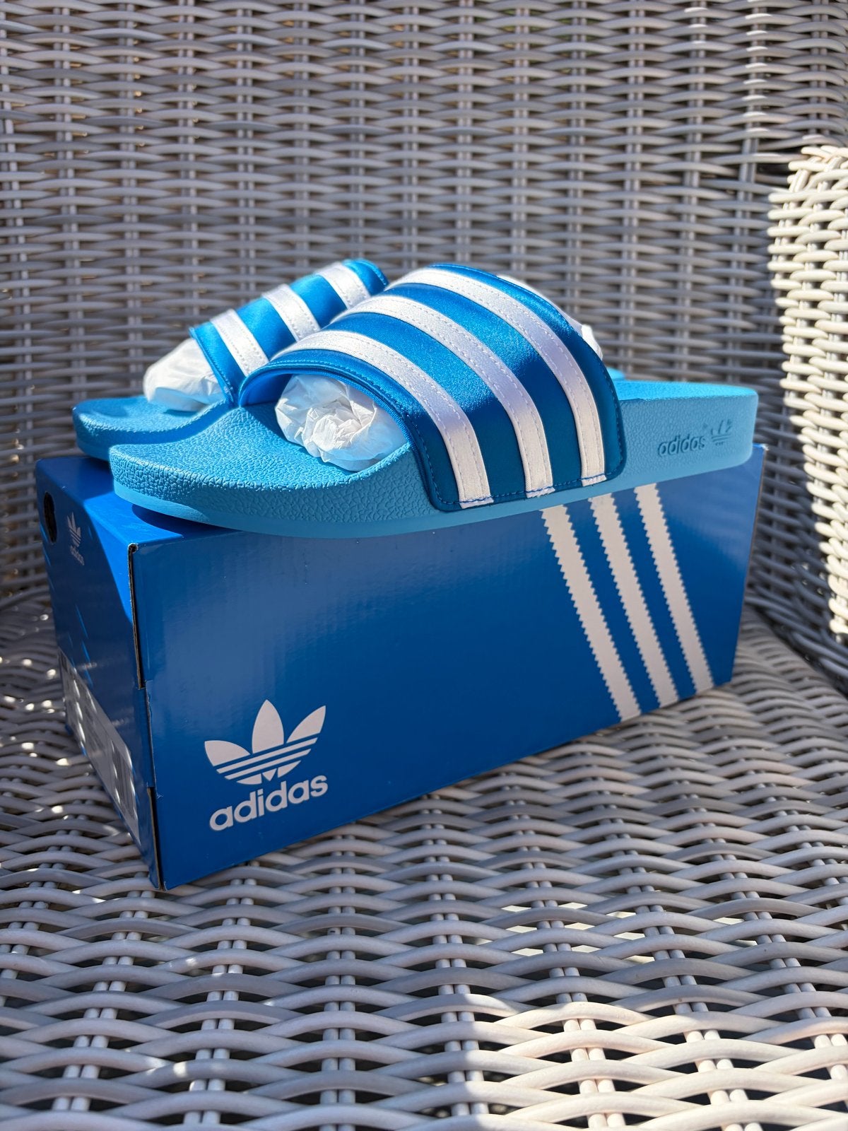 Adidas Adilette W slippers - Nieuw in doos 42, Ophalen of Verzenden, Nieuw, Blauw, Slippers