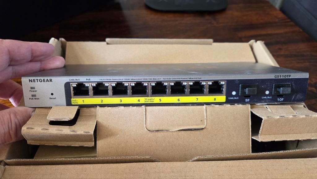 Netgear GS110TP 8-poorts Gigabit PoE+ Smart Managed Switch, Ophalen of Verzenden, Zo goed als nieuw