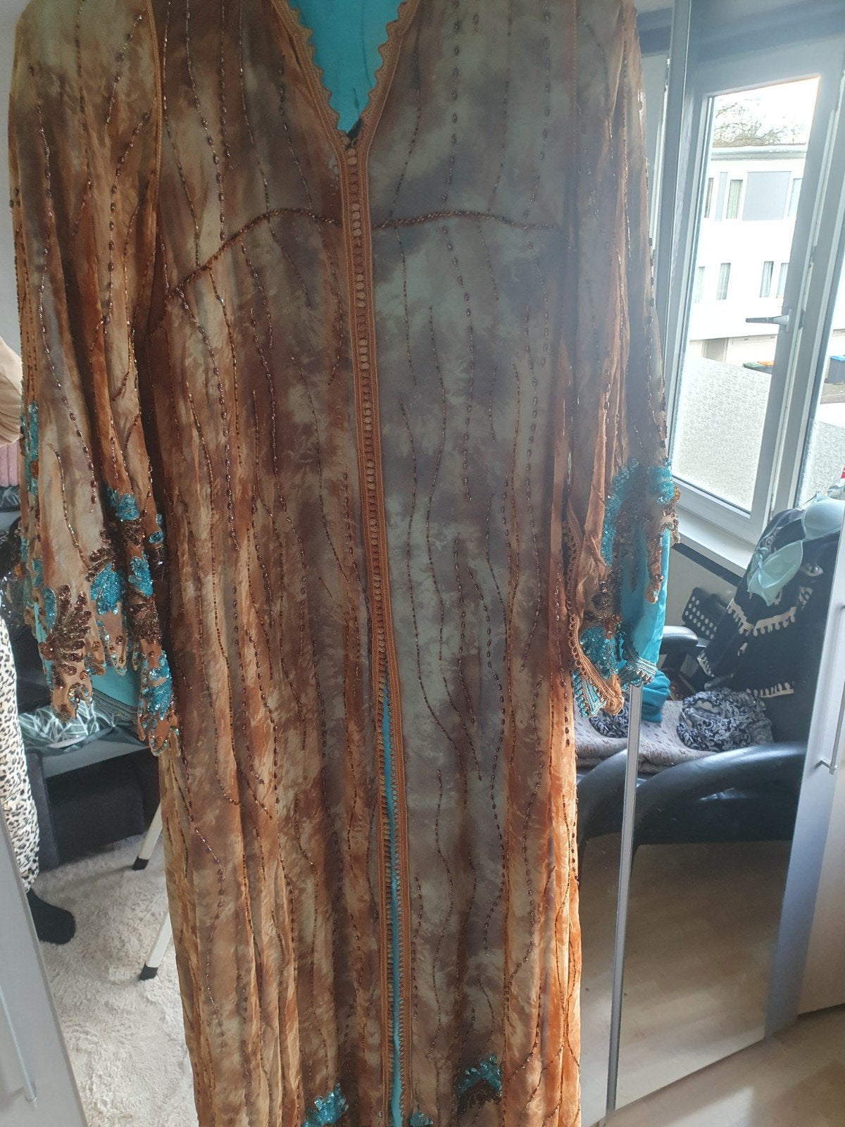 Prachtige Marokkaanse Kaftan met kralen en pailletten, Maat 38/40 (M), Bruin, Ophalen of Verzenden, Onder de knie