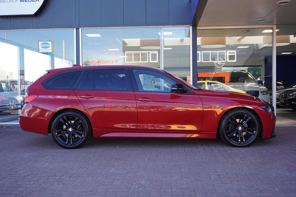 BMW 3-serie Touring 316i High Executive Automaat | M - Uitge, Auto's, BMW, Automaat, Gebruikt, Euro 6, 4 cilinders