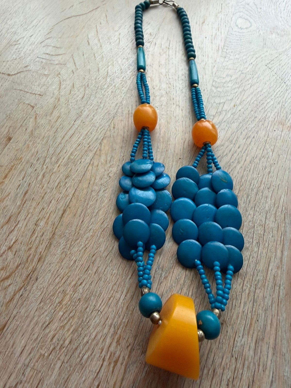 Afrikaanse ketting met benen kralen, Ophalen of Verzenden, Zo goed als nieuw, Overige materialen