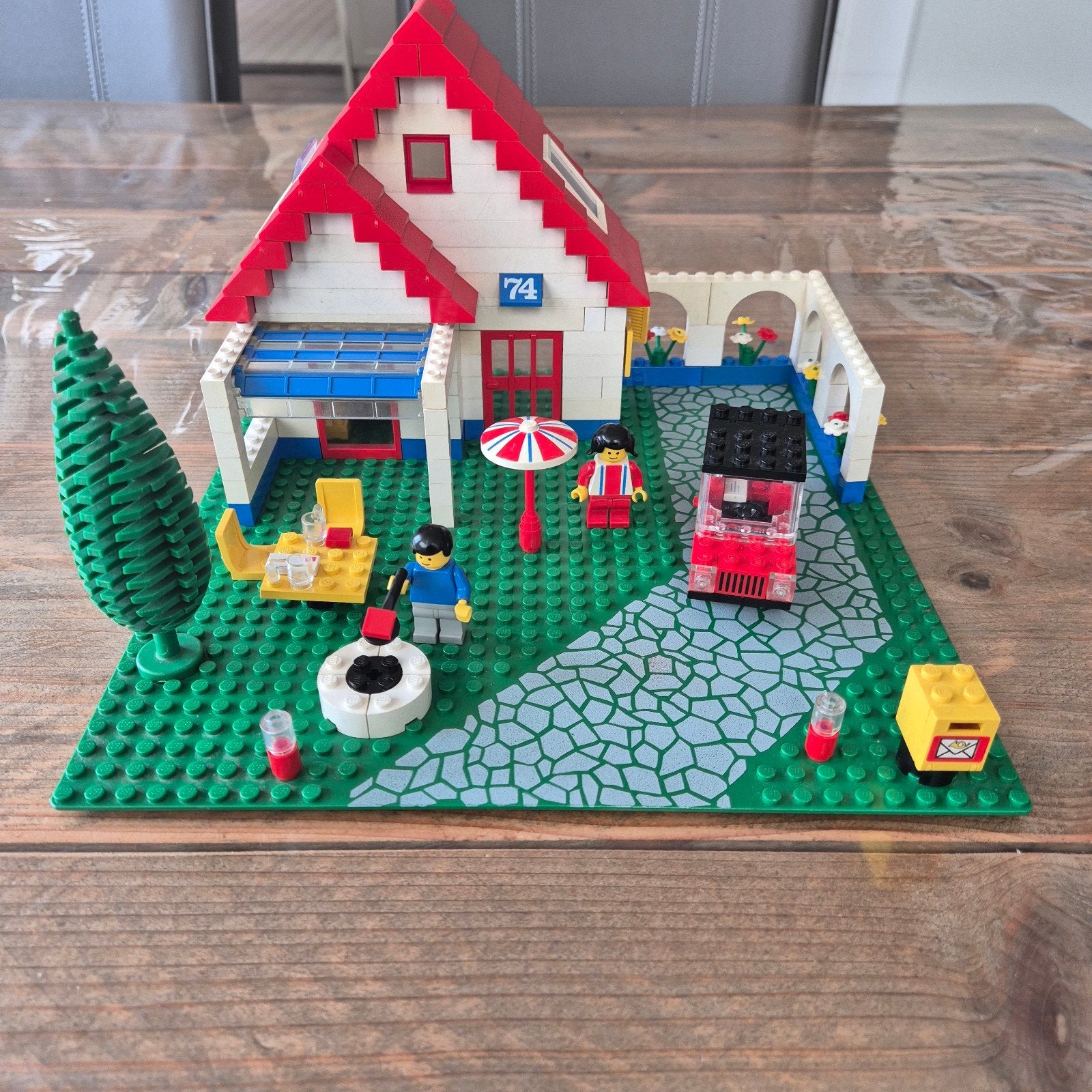 Lego Legoland 6374 - Huis met auto en figuren, Gebruikt, Lego, Ophalen of Verzenden, Compleet