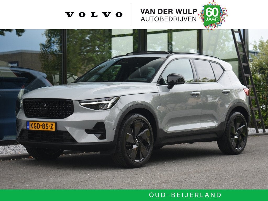 Volvo XC40 B4 197pk Plus Black Edition | Trekhaak | 360 | Sc