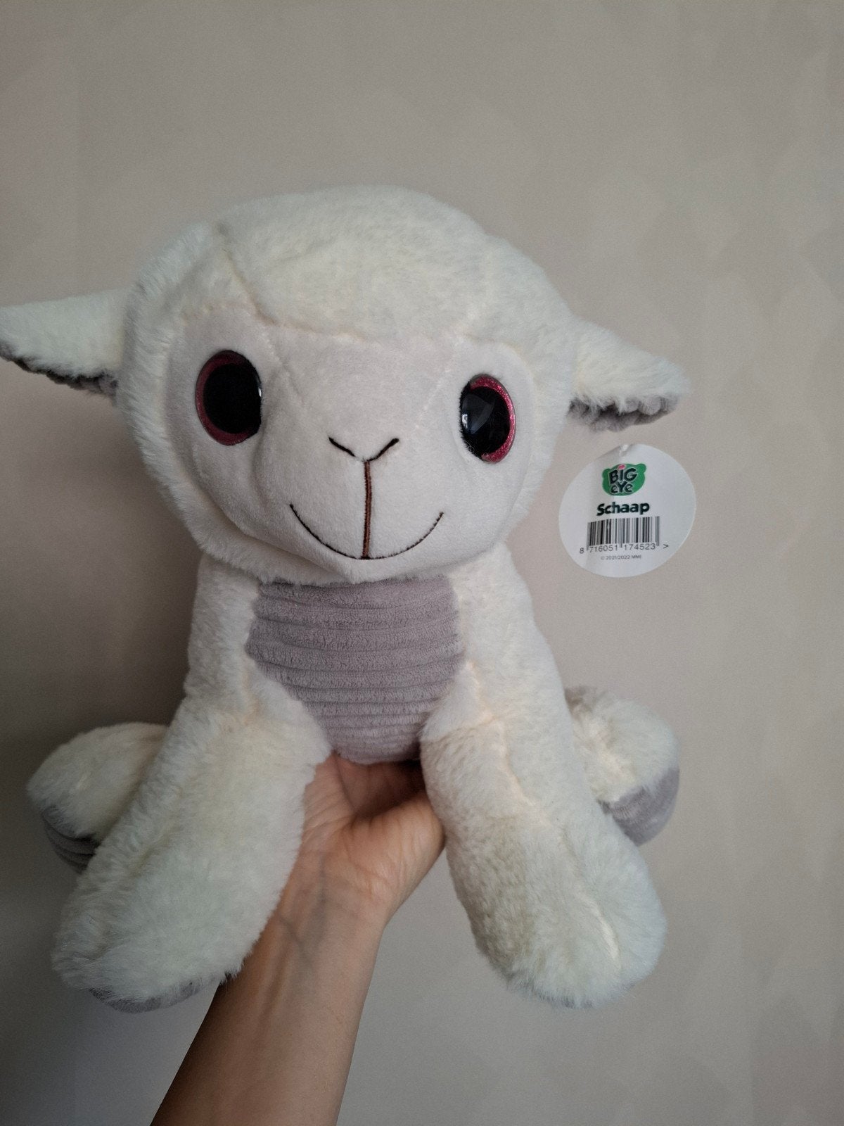 Nieuw knuffel schaap met kaartje - Big Eye Friends, Kinderen en Baby's, Speelgoed | Knuffels en Pluche, Overige merken, Overige karakters