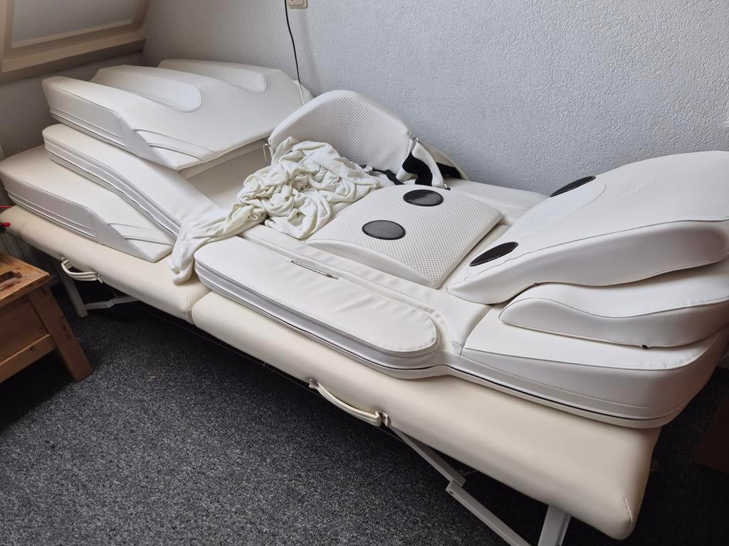 Mooi electrisch massage bed., Diensten en Vakmensen, Welzijn | Masseurs en Massagesalons
