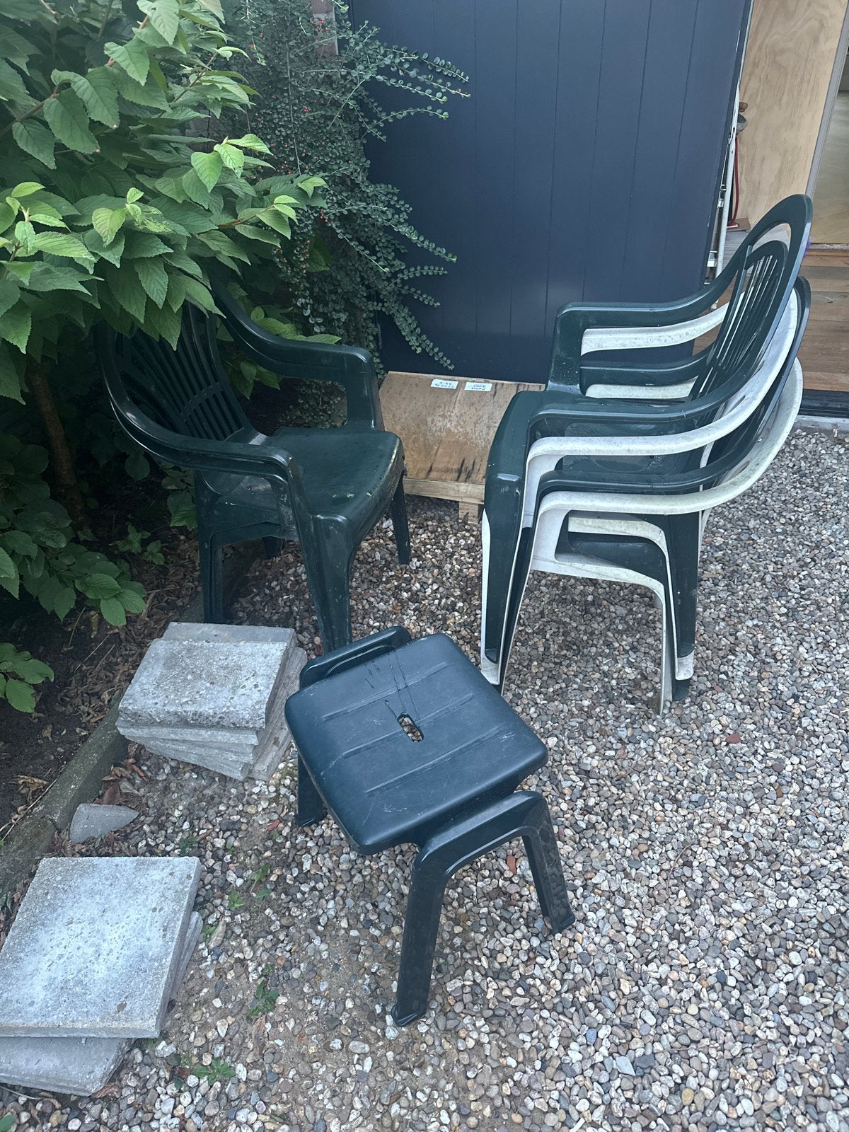 Gebruikte tuinstoelen en krukje, Ophalen, Gebruikt, Plastic, Stapelbaar