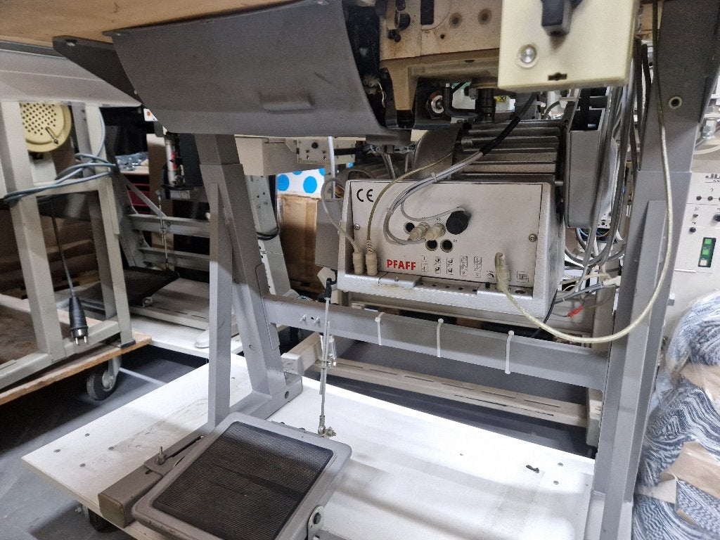 Pfaff 422–2-Naalds Naaimachine–17 mm Naaldafstand–Automaat 4, Ophalen, Gebruikt, Naaimachine, Pfaff