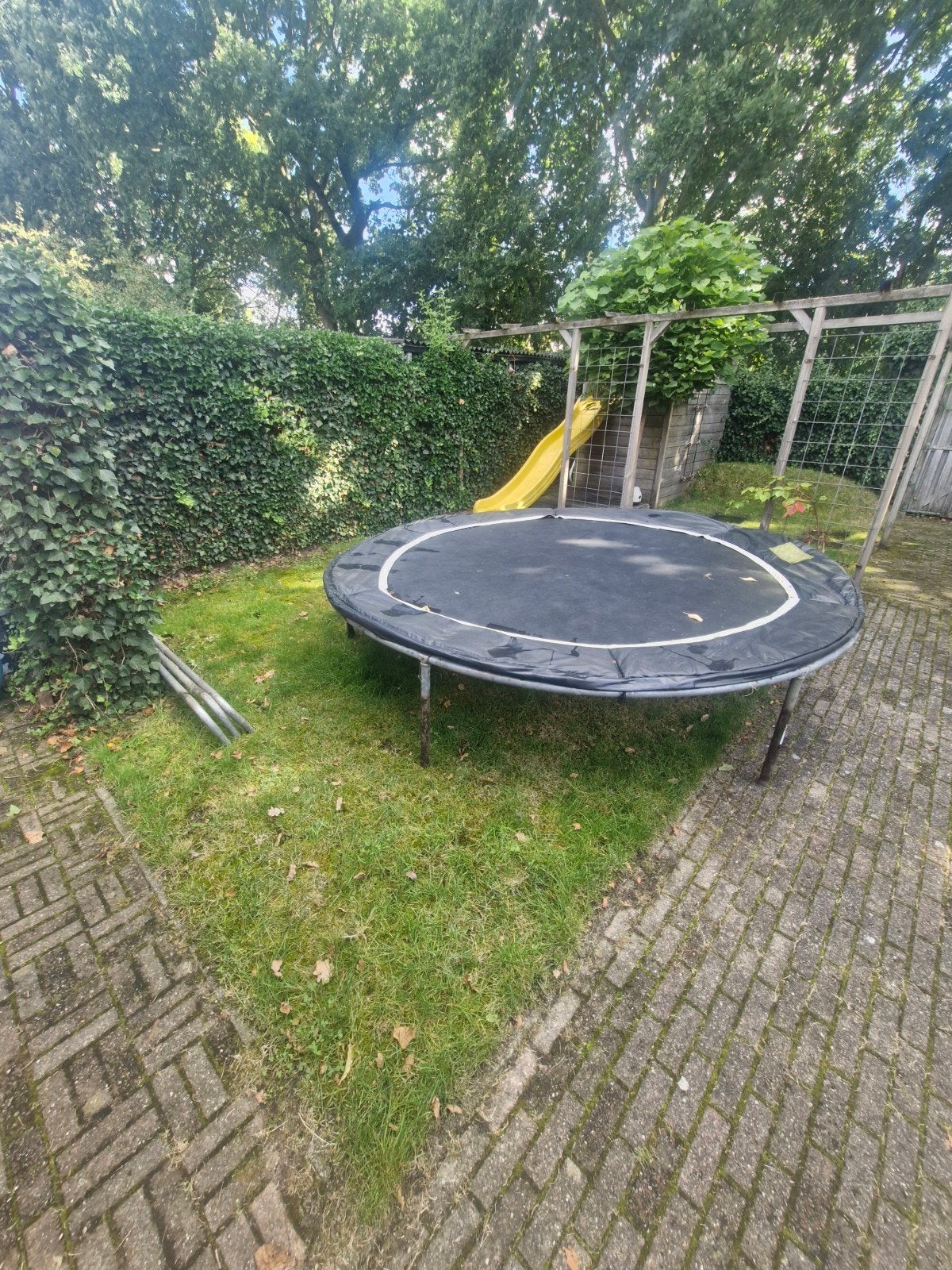 Grote ronde trampoline voor in de tuin, Ophalen, Gebruikt