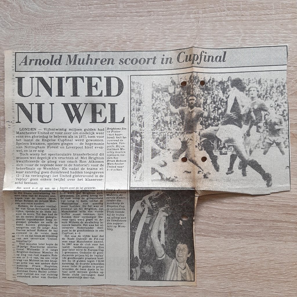 Man United wint FA cup met Anrold Muhren in de hoofdrol., Verzenden, Gebruikt, Buitenlandse clubs, Overige typen