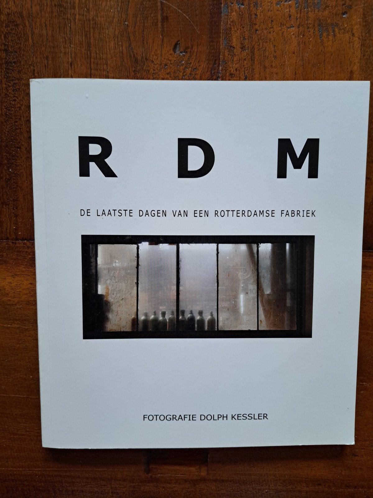RDM: De laatste dagen van een Rotterdamse fabriek, Ophalen of Verzenden, Zo goed als nieuw, Fotografie algemeen, Dolph Kessler