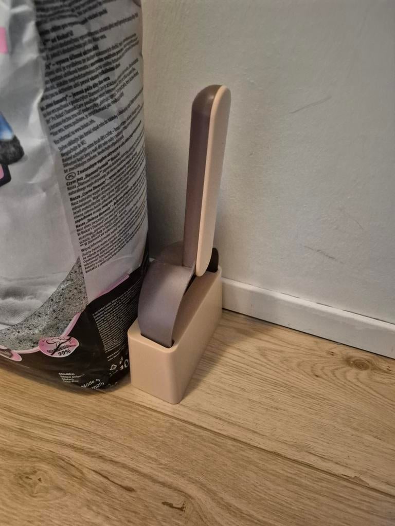 Kattenbakje schepje met houder amper gebruikt, Ophalen, Zo goed als nieuw