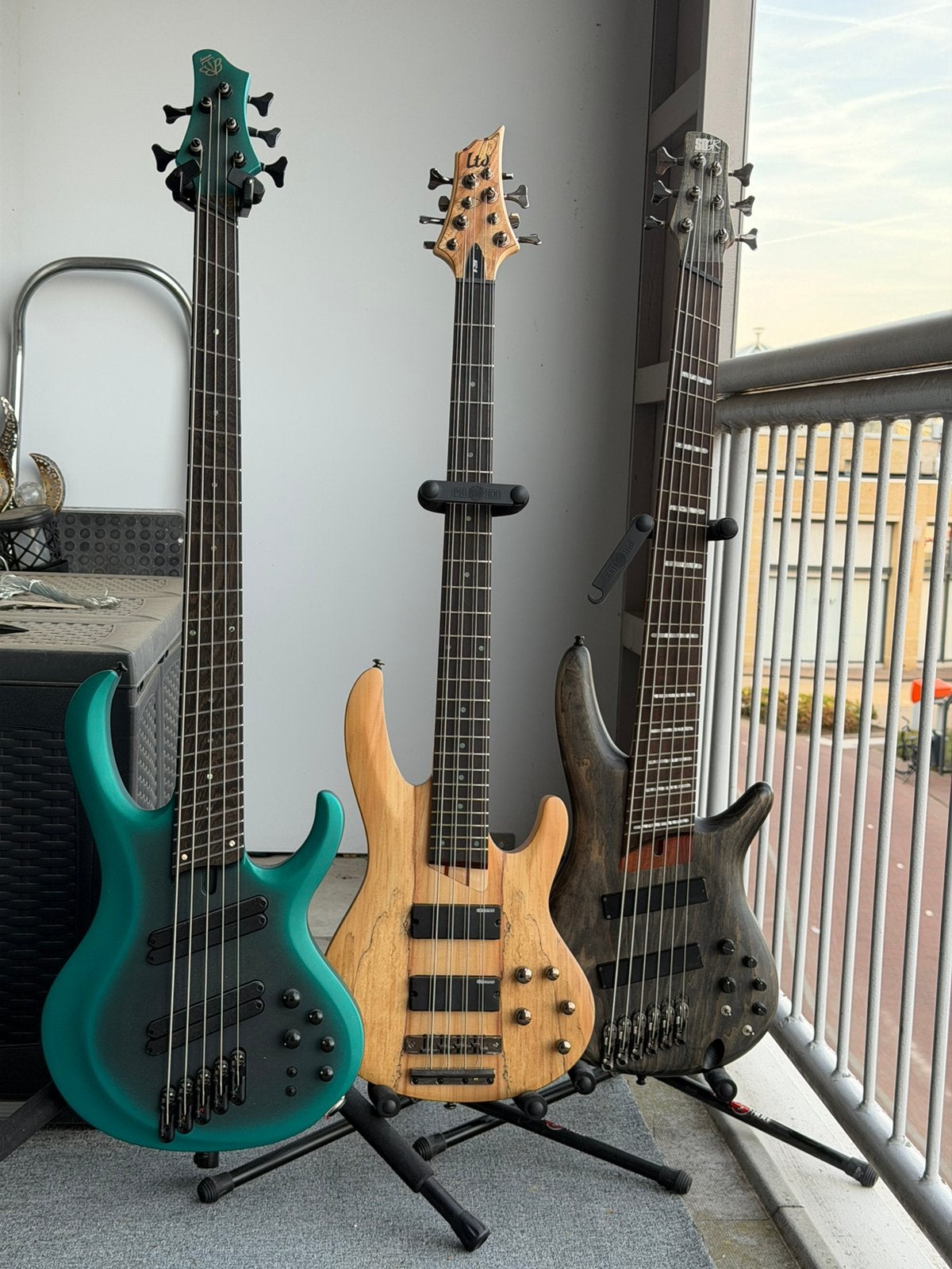 Foto 2 van Ibanez 5 Snaar . LTD 8 Snaar. Ibanez 6 Snaar.