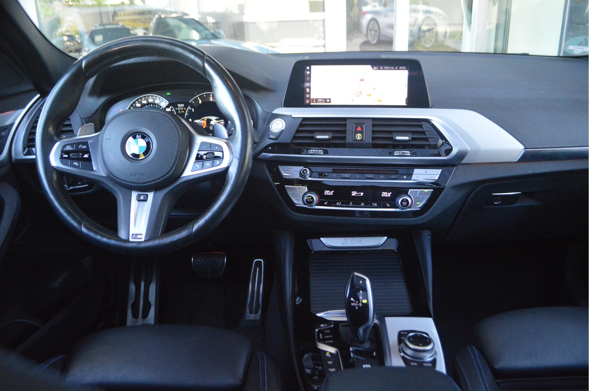 BMW X4 xDrive20i Automaat / Panoramadak / Trekhaak / Sportst, Gebruikt, 4 cilinders, Met garantie (alle), Leder en Stof