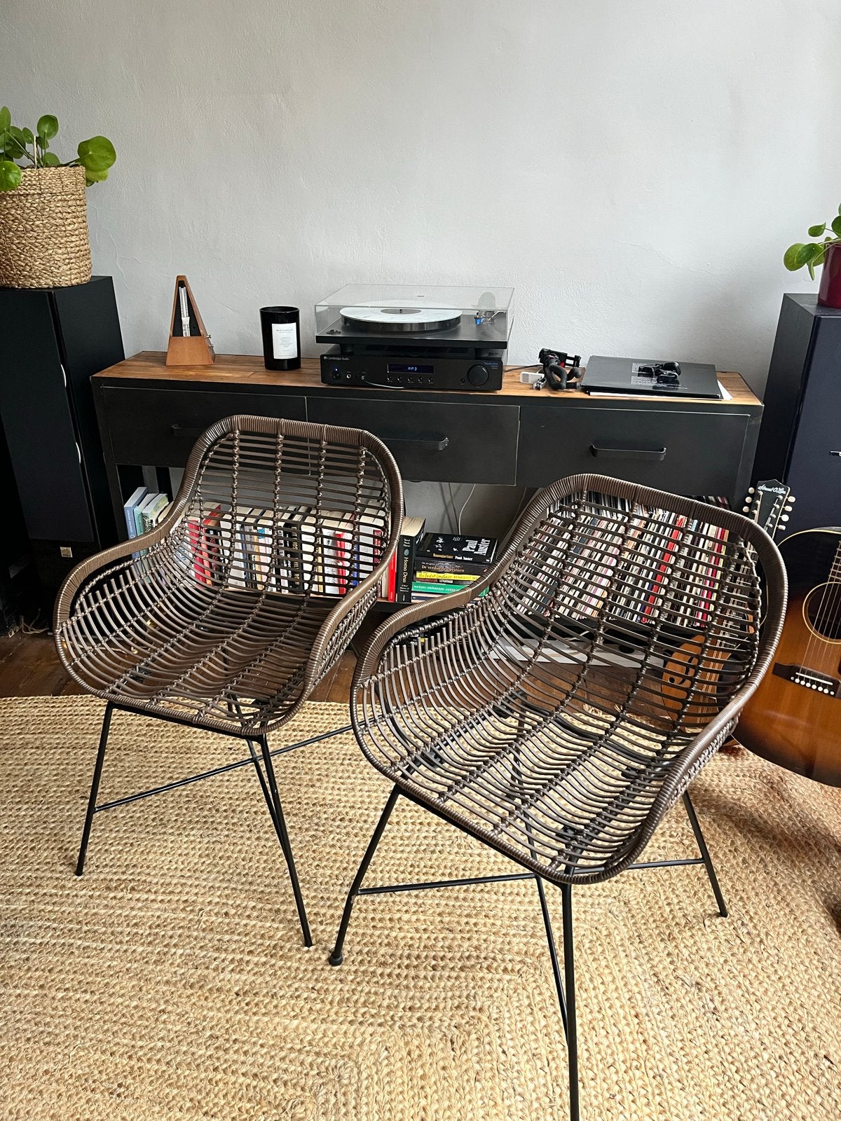 2x DutchBone Buitenstoelen - Zo goed als nieuw, Huis en Inrichting, Stoelen, Ophalen, Kunststof, Twee, Bruin
