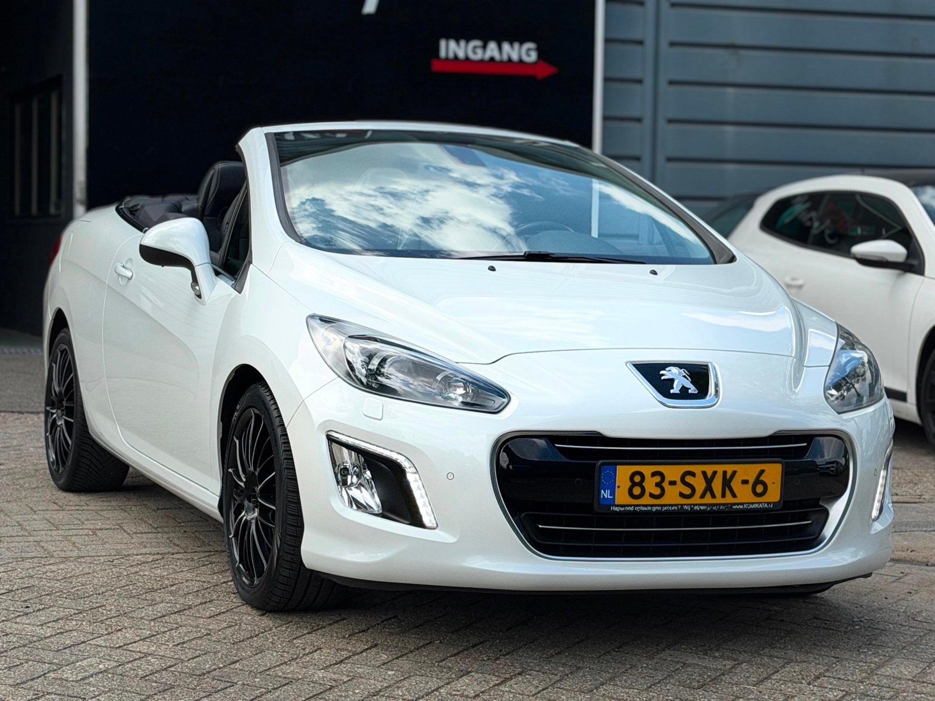 Peugeot 308 CC 1.6 THP Feline AUTOMAAT STOELVERWARMING-KOELE, Auto's, Peugeot, Euro 5, Gebruikt, Zwart, Wit