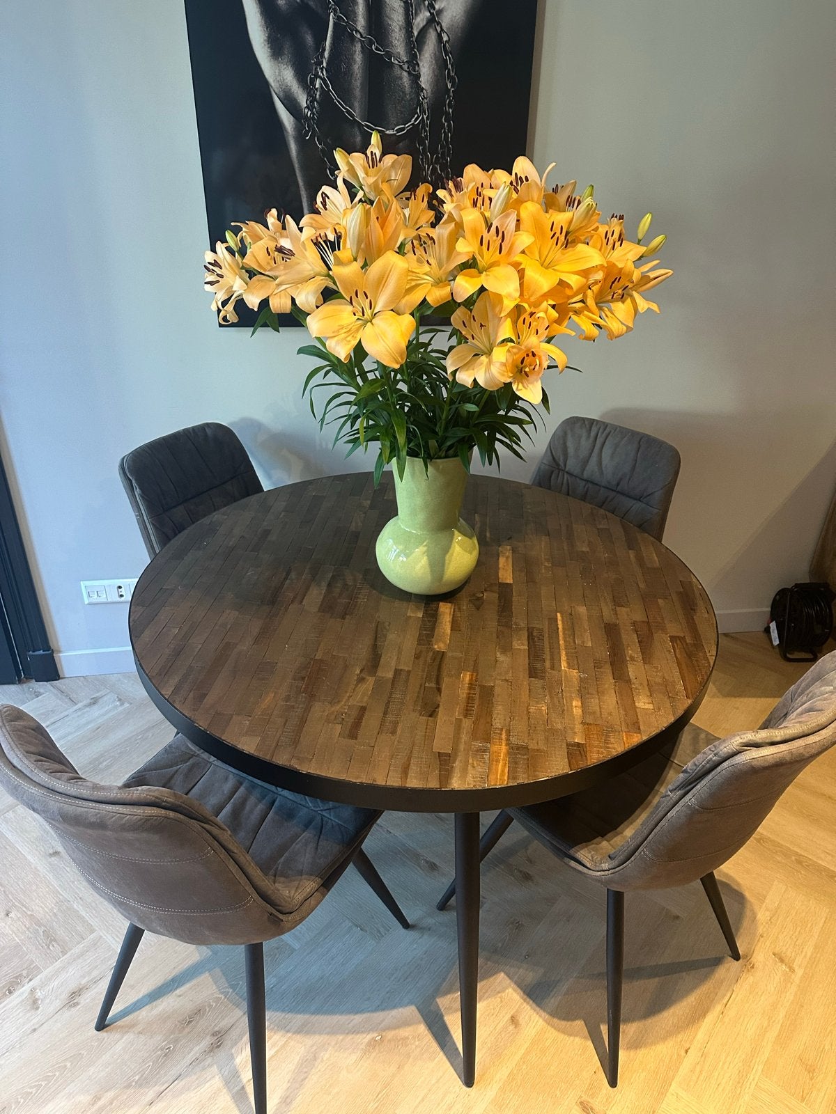 Eettafel met 4 stoelen -, Ophalen, 100 tot 150 cm, Rond, Zo goed als nieuw