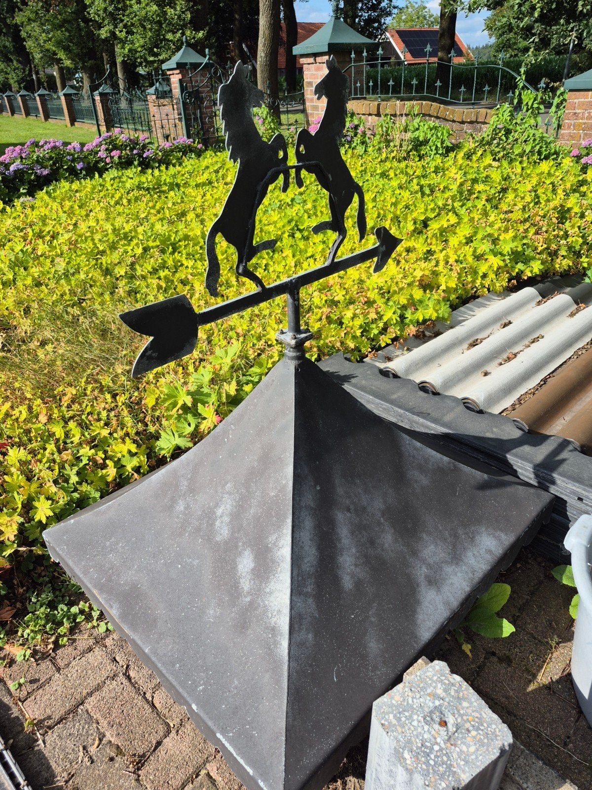Schoorsteenkap met windvaan paarden 77x86 cm, Ophalen of Verzenden